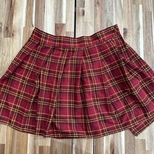 Spirit Halloween Adult Gryffindor Skirt - Harry Potter